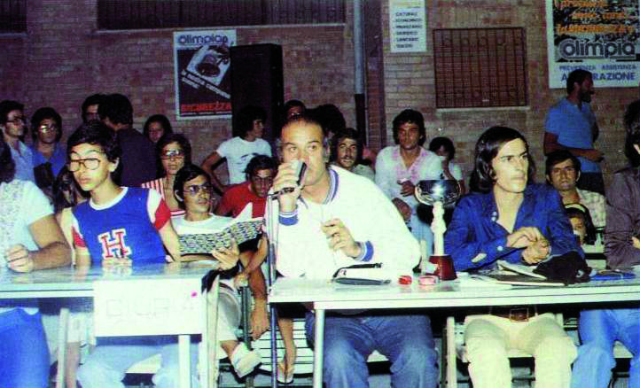 Franco Carpineti, ritratto dell'allenatore e artista dei cartelloni
