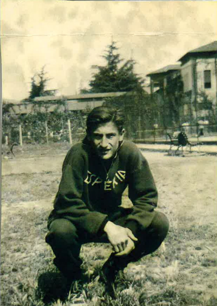 Enzo Molinas giocatore dell'Esperia Cagliari a Roma nel 1953