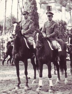 Piero D'Inzeo su Damigella e Paolo Angioni su Pagoro in Piazza di Siena nel 1964